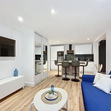 Escapade Confortable Et Chic Parking Et Velo-box Apartment